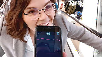 Blowjob in the chaning room - shopping in the mall goes wild - She swallows my cum in public
