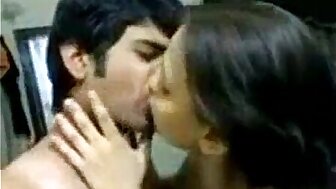 Indian Kisser Sonia Bhabhi And Sunny